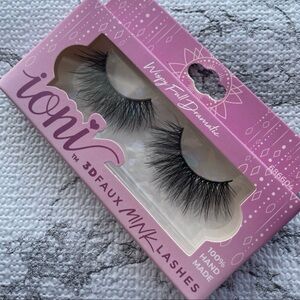 Ioni Lashes